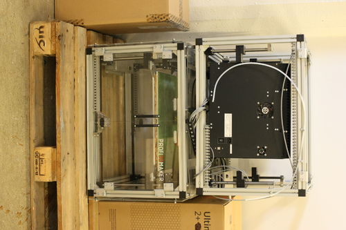 Käytetty 3DF Profi 3DMaker tulostimen runko ja kilikkeitä